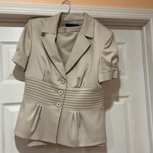 Classic neural color 2 piece, skirt suit